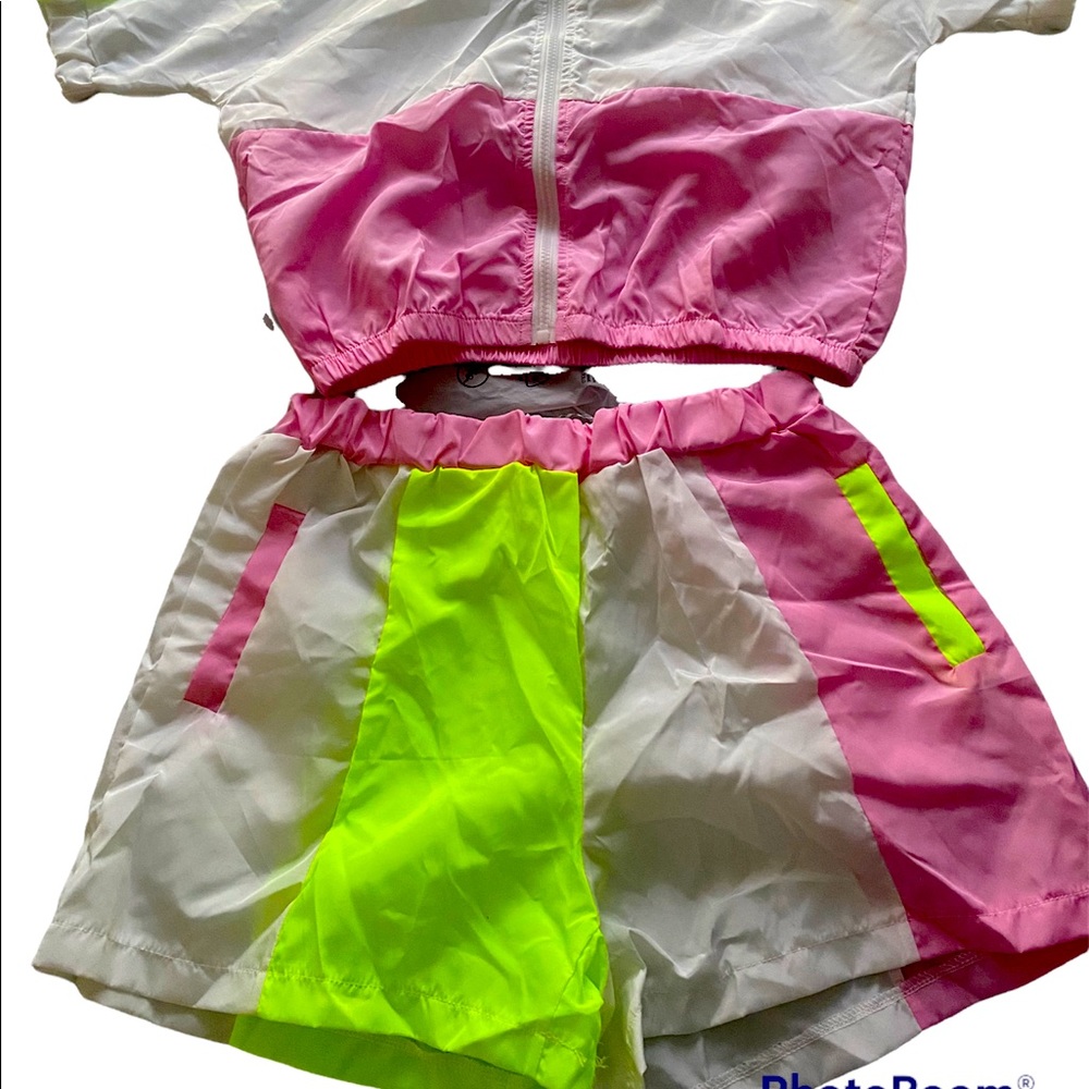 Size Medium 2 Piece Windbreaker short set.